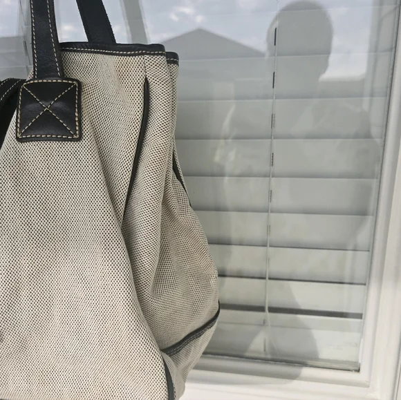 Dooney & Bourke Black Cream Tote Bag Gold Buckle Large 12x13 Inches - Picture 6 of 15